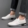 Módní letní malé bílé boty Jarní prodyšné venkovní ležérní boty Obchodní formální kožená obuv Tenisky pro muže Ploché sandály