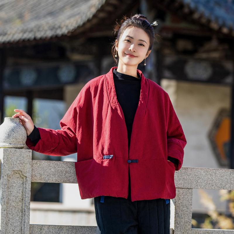 

25 Зимняя литературная и ретро льняная хлопковая куртка с V-образным вырезом, хлопок и лен, китайская цветовая гамма, дисковая застежка, короткая хлопковая стеганая куртка One size бордовый