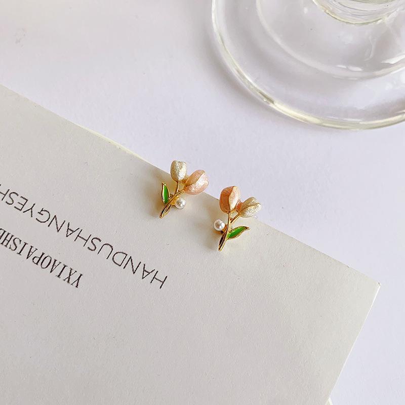 Charming Tulip Flower Earrings - Unique Niche Design with Clip-On Option