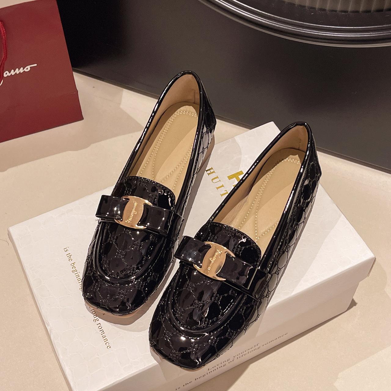 

Versatile small leather shoes women s spring 2025 new retro small leather shoes thick heel small fragrant wind lazy one-pedal single shoes 35 чёрный