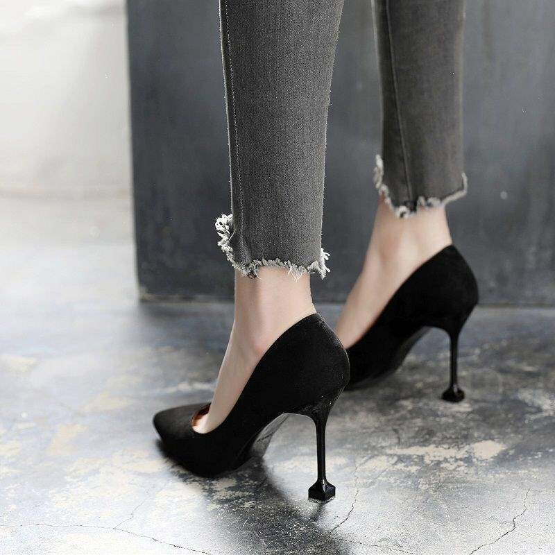 

2025 spring and autumn new versatile Internet celebrities black high heels women s thin heels pointed cat shoes women s wedding shoes single shoes 40
