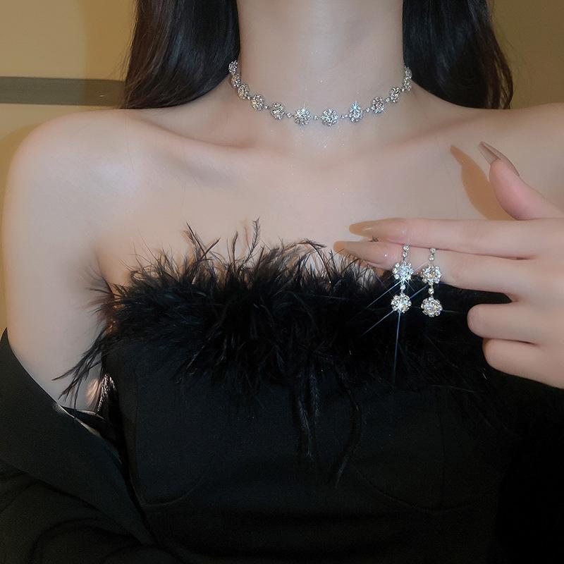2-piece set of super flash light luxury diamond flower stud earrings neck chain Internet celebrity temperament choker collarbone necklace