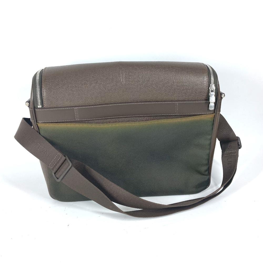 Louis Vuitton M30868 Taiga  Crossbody Bag Messenger Bag Shoulder Bag