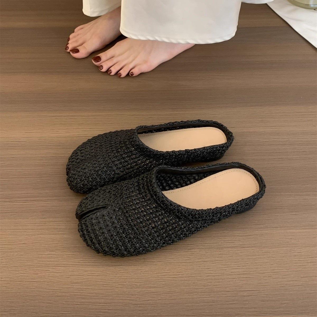 

Niche design sense breathable woven bag head half slippers women s summer wear split-toed pig s trotters sandals soft flat-soled Muller shoes 40