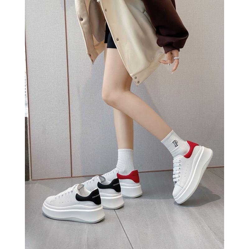 Spring and Autumn Xiaobai Shoes Women's New Women's Shoes Versatile Thick-soled Inner Height Increasing Sports Casual Daddy Board Shoes