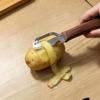 Pelapatate Multifunzione per Cucina Acciaio Inossidabile Affettatrice per Cipollotti Strumento per Pelare Frutta e Verdura Coltello Pelapatate per Canna da Zucchero