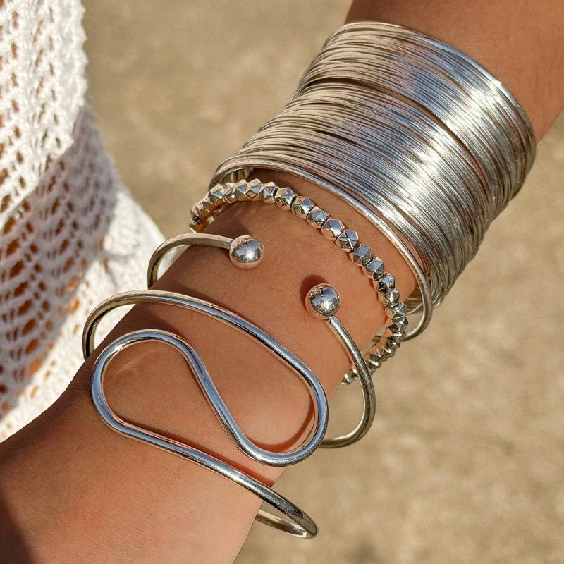 Geometric pleated metal bracelet light luxury bracelet multi-layer stacked bracelet women