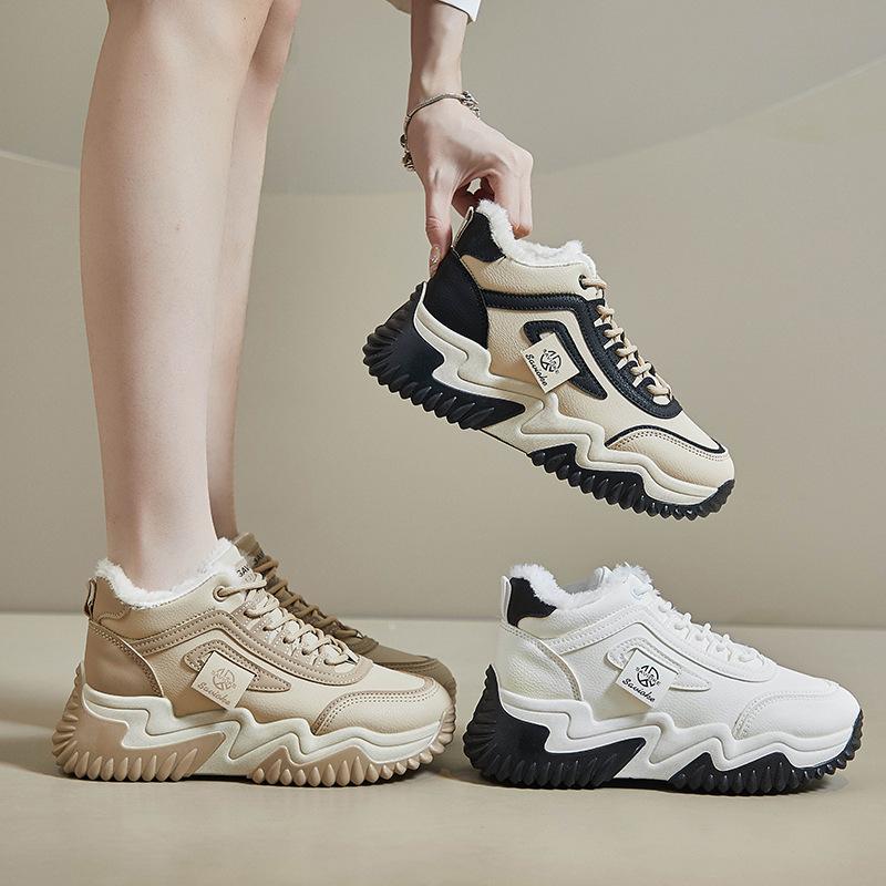 2025 winter new Korean version ins velvet dad shoes female students platform sports increase height running casual warmth