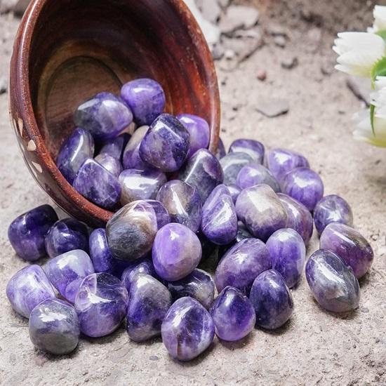 Set of 13 Amethyst Tumbled Stones Reiki Chakra Healing Decorative Pebbles Vase Fillers Tumble Stone for Jewellery, Reiki Healing, Home Office Decor