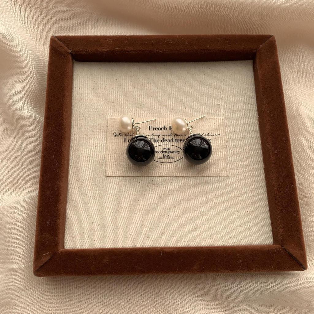 Warm And Elegant Black And White Round Beads Fringed Pearl Earrings, Earrings, Smart And Light Method, Elegant, Exquisite And Simple Daily Earrings.