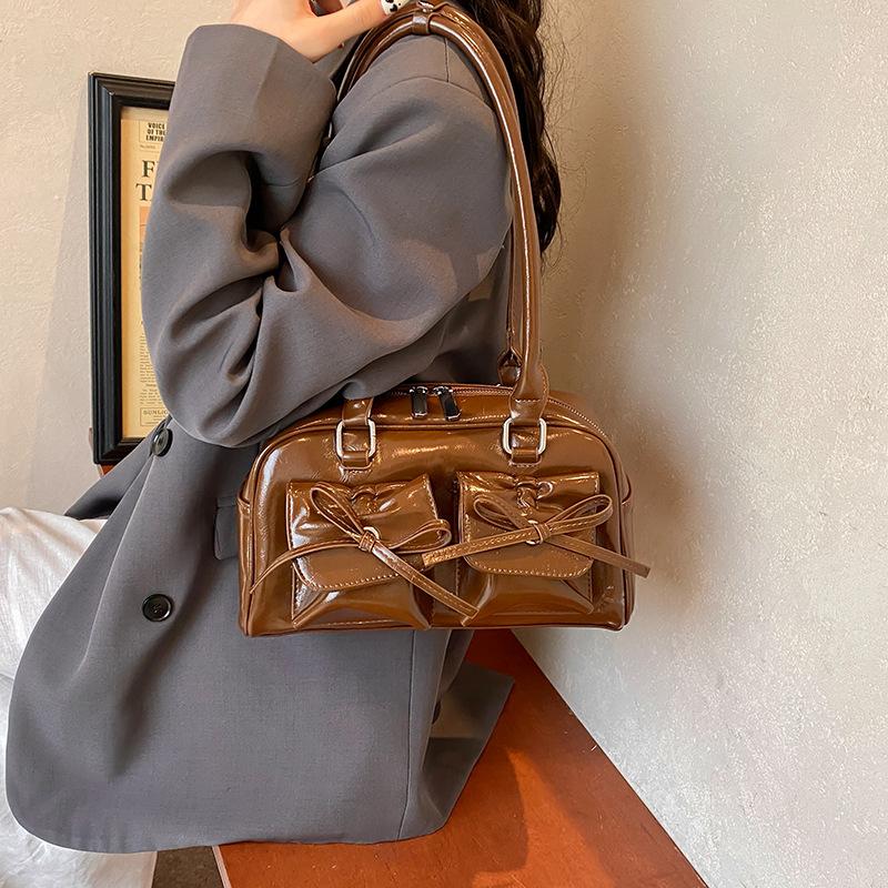 Bow Spice Girl Underarm Bag Women 2025 New Summer Tote Bag Shoulder Bowling Pillow Bag Commuter Bag