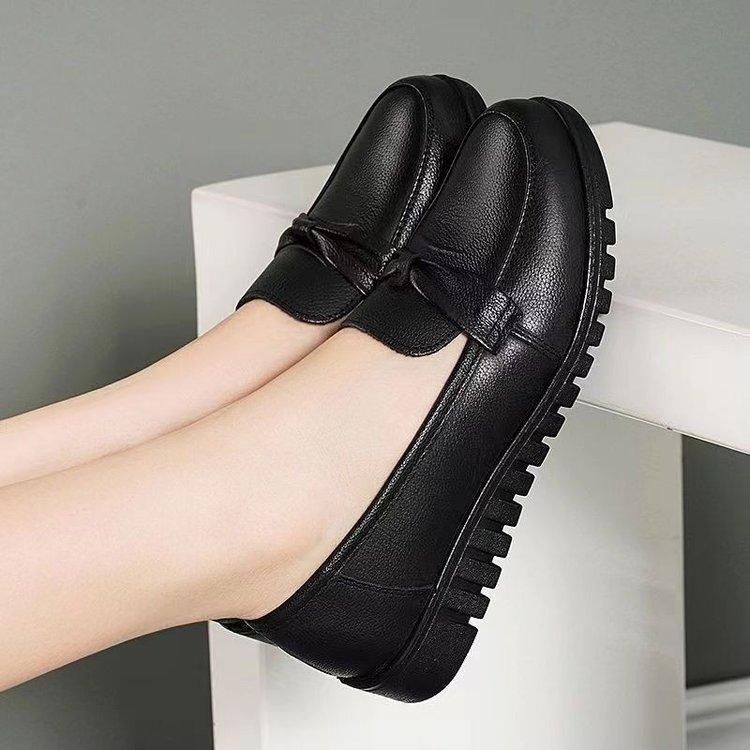 Loafers Women's One-pedal Single Shoes 2025 Spring Round Head Flat-soled Leather Shoes Soft Leather Non-slip Soft-soled Mother Shoes