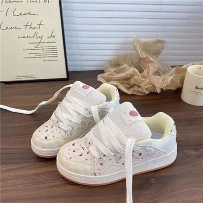 Hochwertige Nischenfarbkombination Brotschuhe Damen Tide Herbst neue Mode vielseitig lässig kleine weiße Board-Schuhe