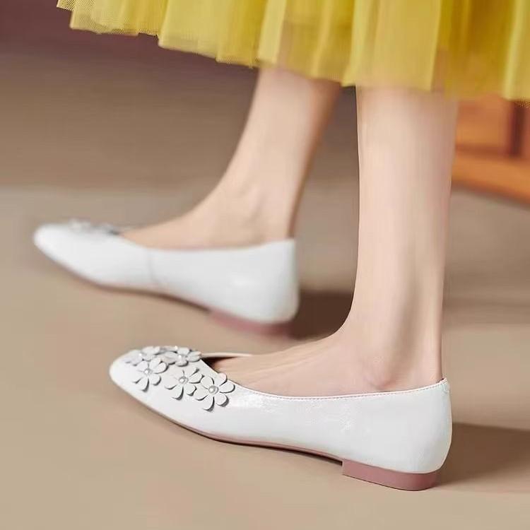 French Fairy Wind Flower Shallow Mouth Single Shoes Female 2025 Spring New Flat Spring and Summer Soft Leather Comfortable Soft Sole Beanie Shoes