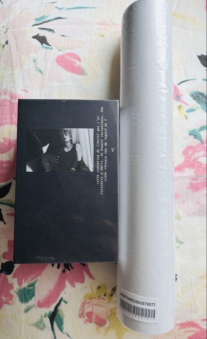 

[USED] BTS V Tae PHOTOBOOK Photobook V Rêvé with Poster