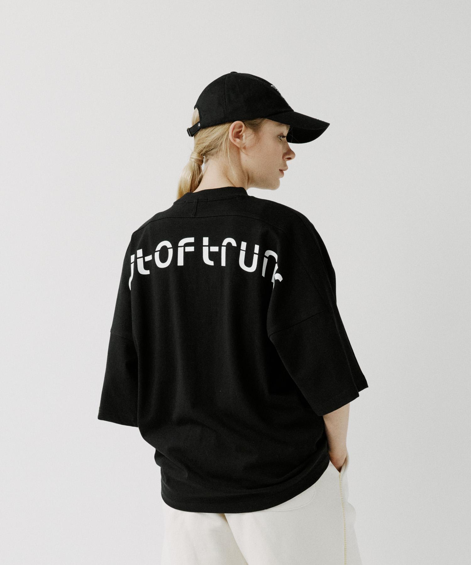 Футболка с логотипом Out Of Trunk Matrix (черный) Black/Black