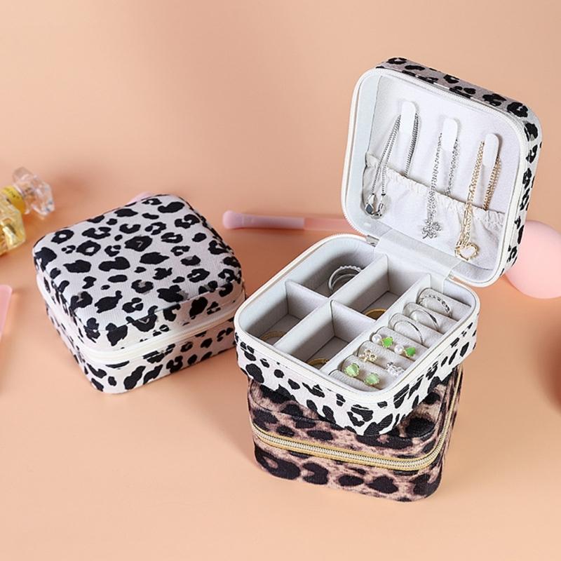 Portable Leopard Print Jewelry Pouch Trendy Leopard Print Jewelry Carriers Soft Storage Case for Business and Leisure