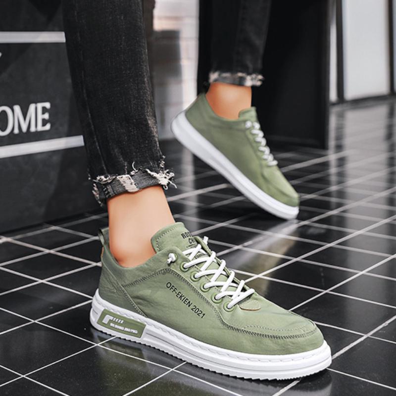Herrskor Vulkaniserade Skor Platta Halkfria Slitstarka Andningsbara Sneakers Mode Canvas Fritidsskor Märkesskor för Män