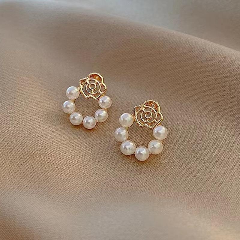 Light Luxury Pearl Stud Earrings Celebrity Temperament Flower Earrings Elegant High-end Earrings
