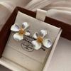Light Luxury Flower Exquisite Versatile Stud Earrings Trendy Fashion Metal Flower Earrings Temperament Simple Fairy Girl Earrings