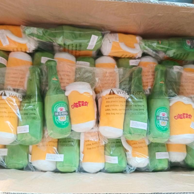 Interessante Quietsch-Stoffhundespielzeuge Bierflasche / Becher Welpen-Kauspielzeug Weich Langlebig