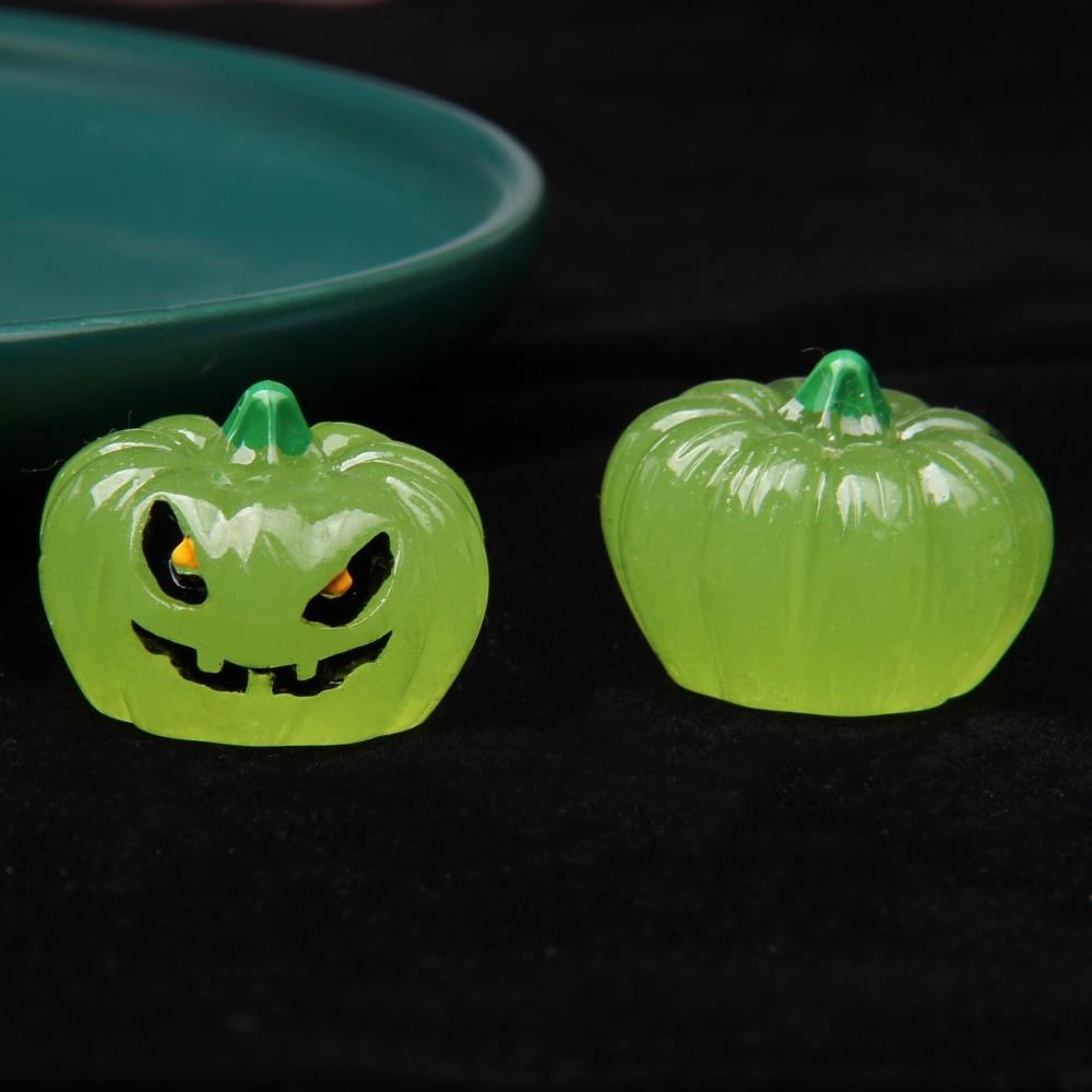 8pcs Halloween Luminous Pumpkin Figures Mini Pumpkin Ornaments  for Patio Yard Garden