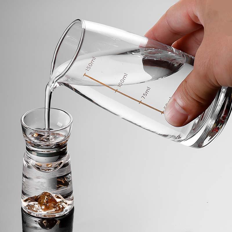 150ml Glass Baijiu Decanter with Scale – Compact Household Liquor Pot, 100ml, Handleless Design
