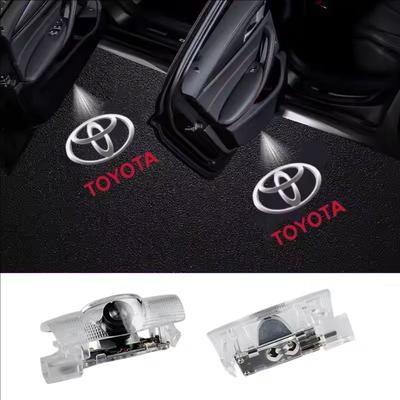 LED Araç Kapı Logo Projektör Lambaları 2 Adet Karşılama Işığı Toyota Corolla Yaris Aygo Prius RAV4 Crown CHR Camry Auris Verso İçin