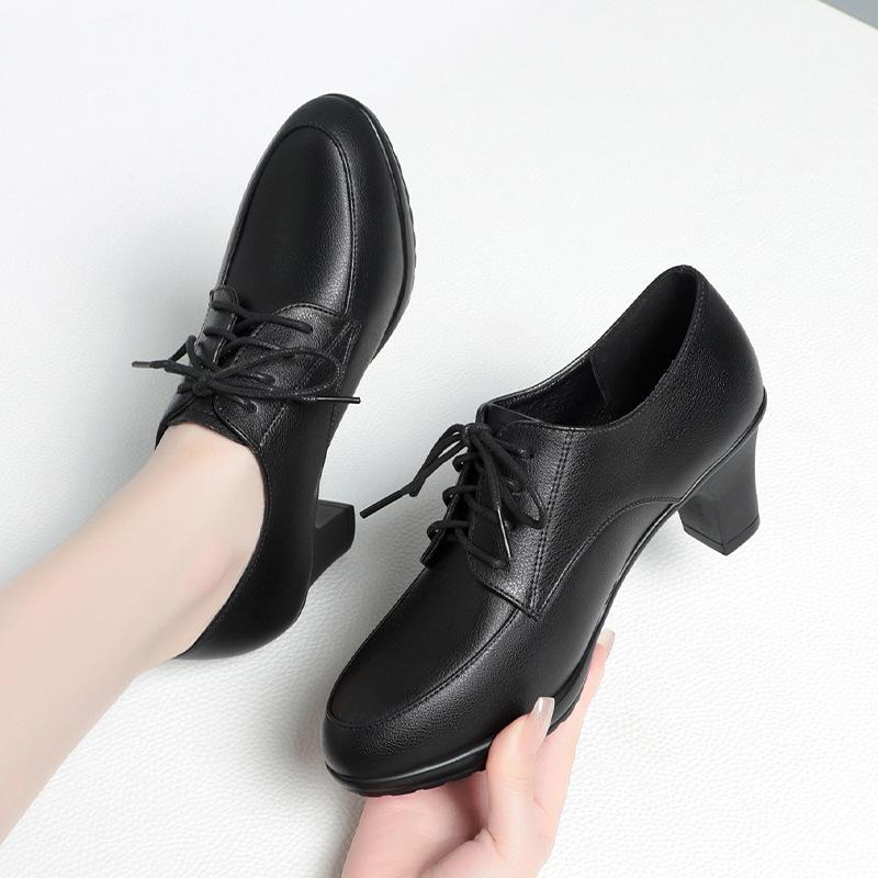 Scarpe da Lavoro da Donna Nere Stringate Tacco Medio Scarpe in Pelle Primavera Autunno Suole Morbide Traspiranti Confortevoli Scarpe Singole Delicatamente