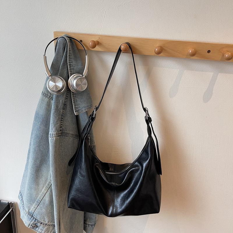 Retro Bag Women's Large Capacity 2025 New Autumn and Winter Versatile Casual Shoulder Messenger Bag Commuter Tote Bag