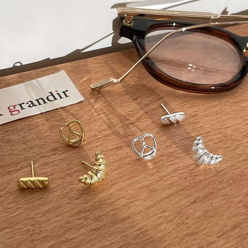 Mini Croissant Stud Earrings For Women Cute Bread Earrings Classic Fine Jewelry Gift