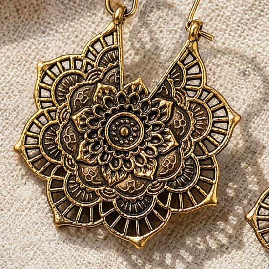 1 Pair Vintage Bronze Earrings for Women, Multi-Layer Hollow Pattern Hook Earrings, Bohemian Ethnic Style Drop Earrings for Jewelry Gift