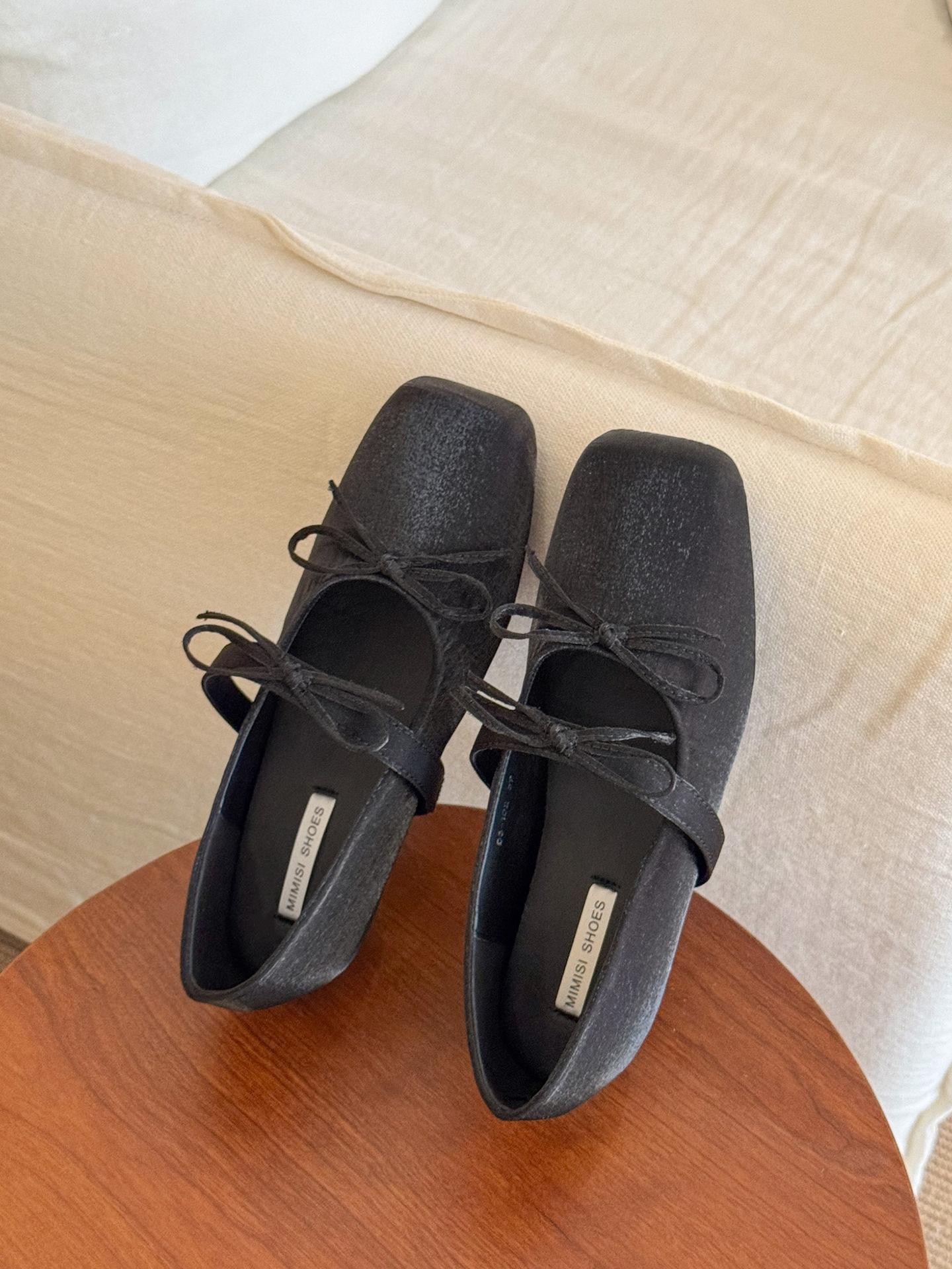 

Fairy style bow square head Mary Jane single shoes women s 2025 new shallow mouth inner flat bottom temperament single shoes 35