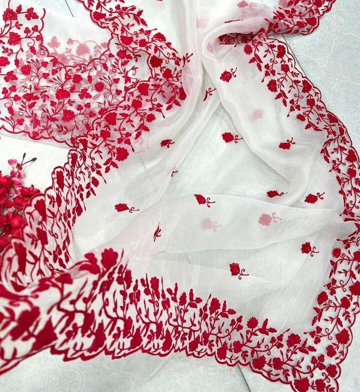 Party Wear Designer Schwere Organza bestickte Sari Indische Damen Bollywood Ethnische Sari Bluse