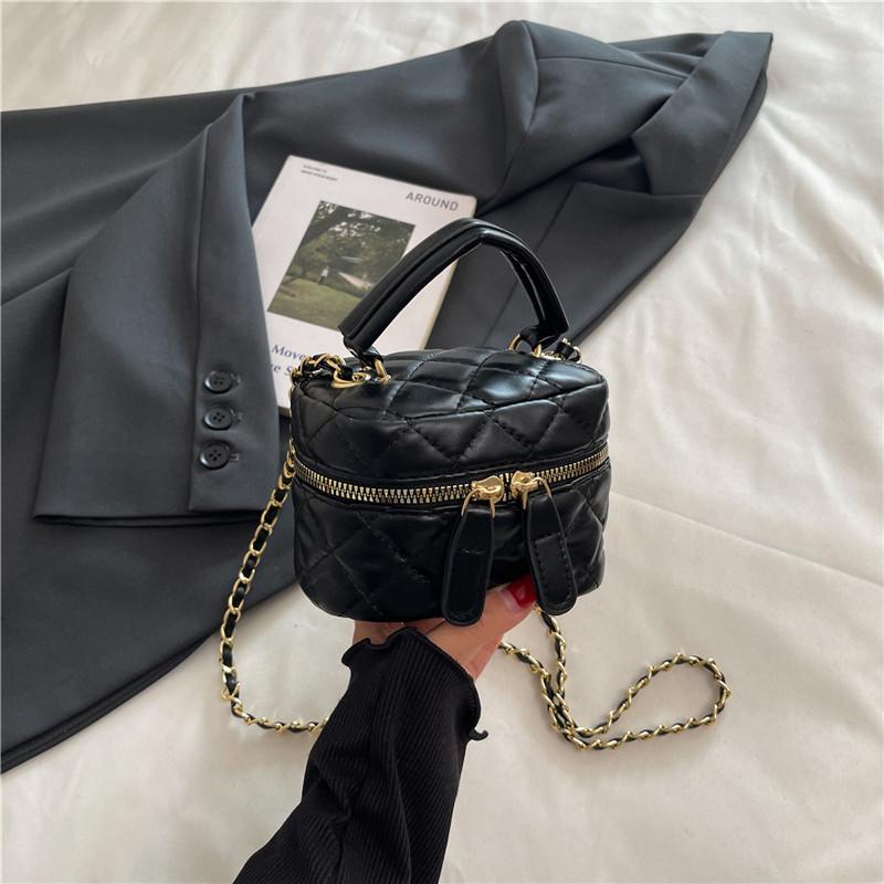 

New trendy embroidery thread box fashionable large capacity fashionable diamond chain portable shoulder messenger bag bag women