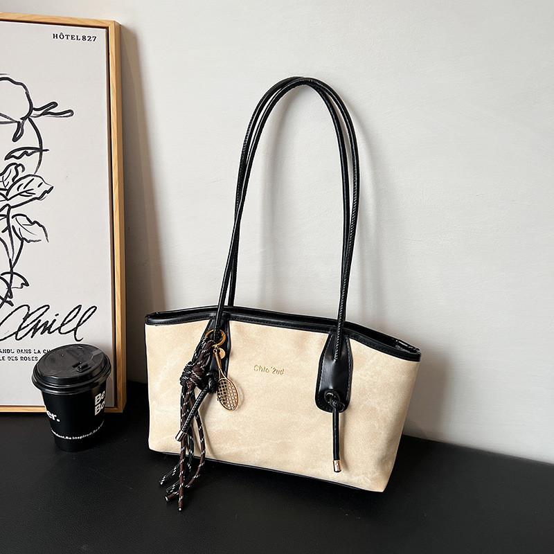 Inspired Versatile Retro Crossborder Style Tote Bag For Women With Soft Yet Sturdy Construction Perfect For Autumn And Winter