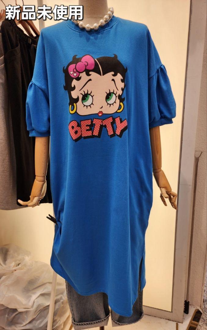 

[USED] Korea Exclusive Betty Boop Puff Sleeve Long Dress Available in 2 Colors