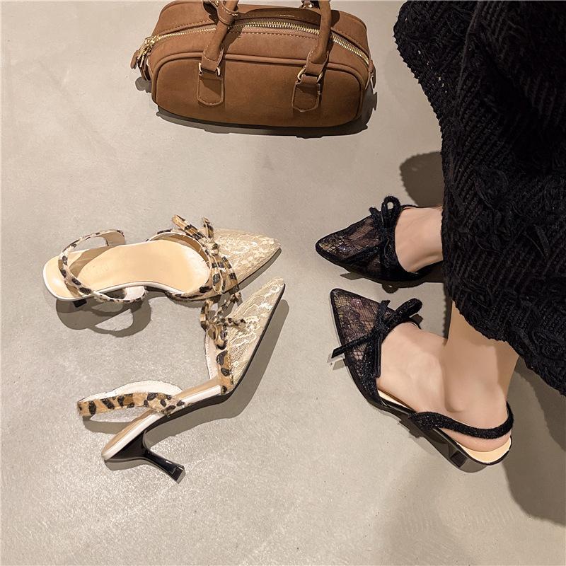 New Niche Sexy Babes Embroidered Lace Bag Head Sandals Thin Heels Small Square Head Bow High Heels Women