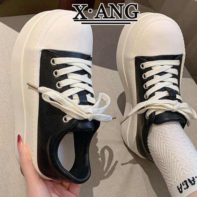 

Маленькие женские туфли на толстой подошве с увеличением роста 2025 весна новые кожаные маленькие белые туфли туфли-хлебушки с большой носовой частью повседневные кеды 40