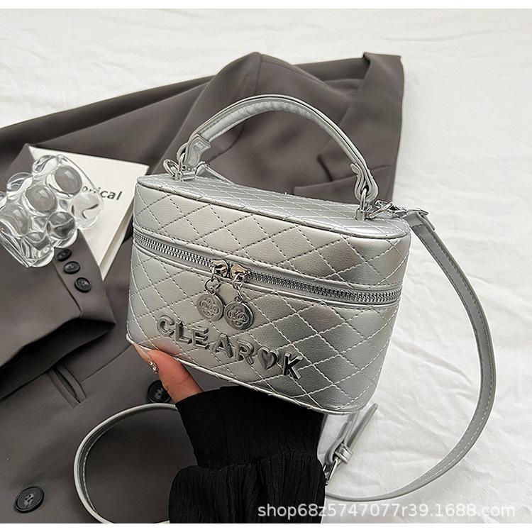 

Niche design popular oblique span bag rhombus embroidery thread chain box bag high-grade texture foreign style versatile handbag