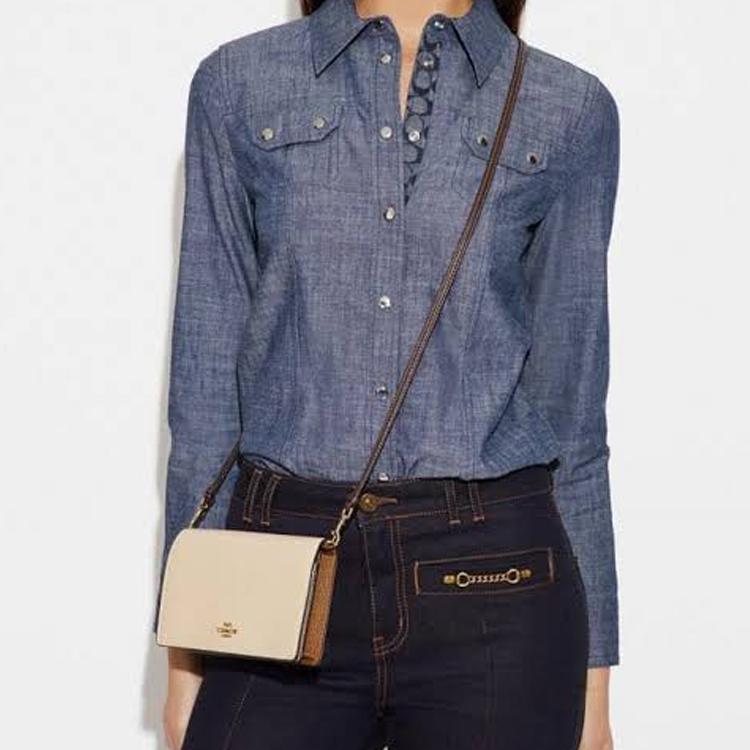 Coach Anna 20 Color Block Foldable Snap Closure Multi Card Slot Pebble Leather Crossbody Bag Small Women Crossbody Bag Ivory CC935-IMUOF