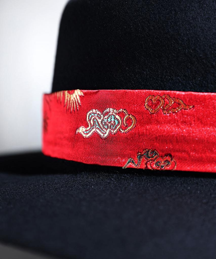 Kileutimuka Oriental Fabric Line Mountain Fedora Red