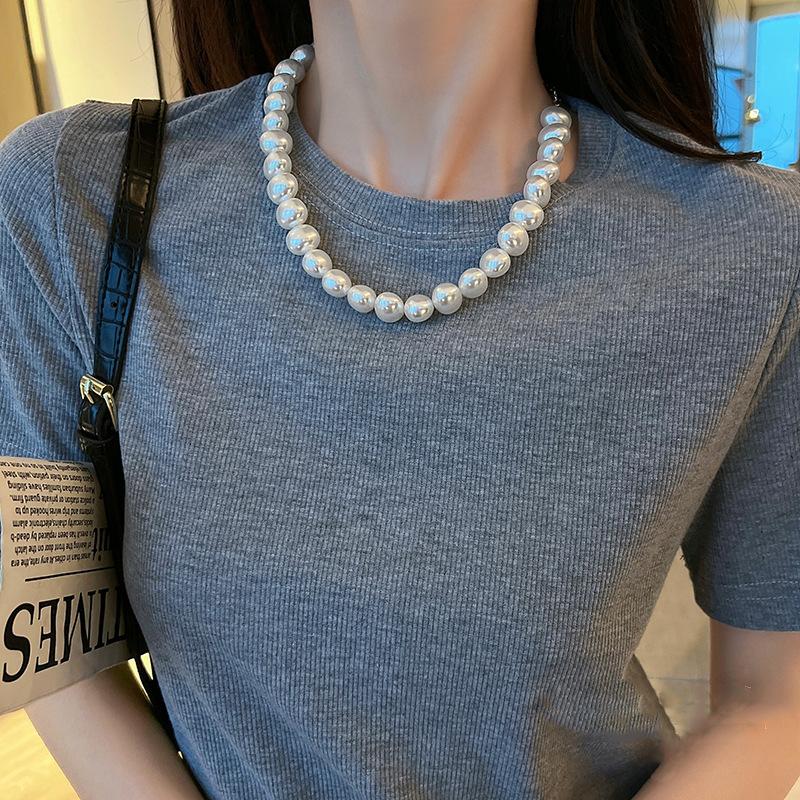 Light luxury oval large pearl necklace collarbone chain retro Internet celebrity neck chain female