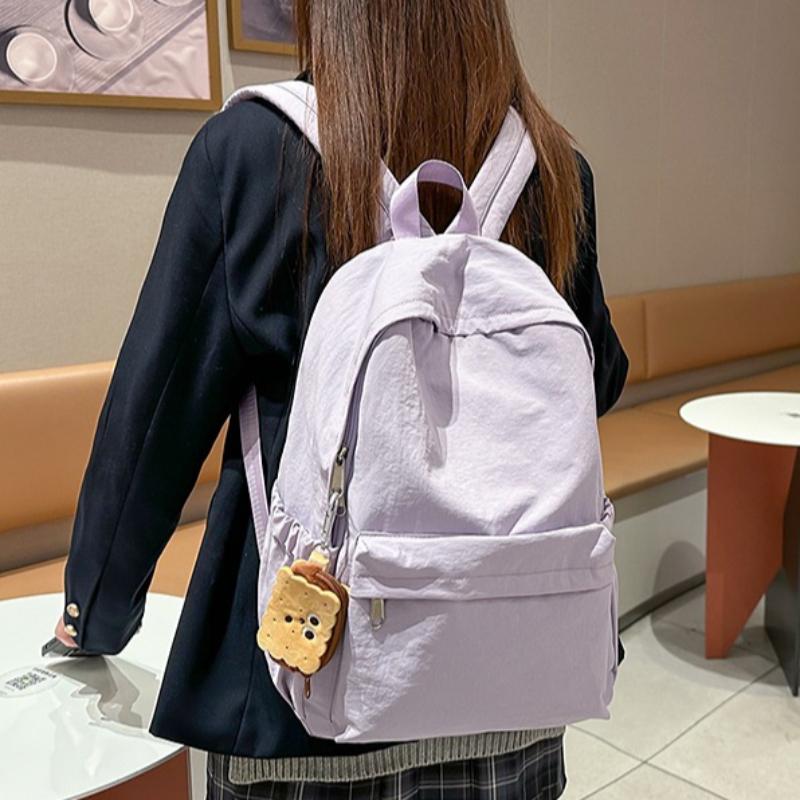 Simple Student Backpack with Large Capacity Multiple Pockets Casual and Lightweight Suitable for Daily and Student Use