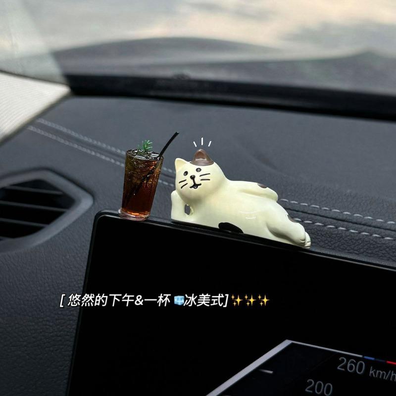 Cute Kitten Ice Car Ornament Car Center Console Display Ornament Desktop Small Ornament Ornament