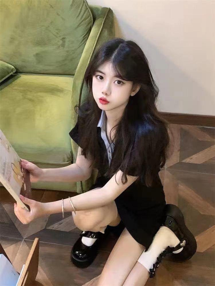 Contrasting color small black dress French polo collar dress women's summer new a-word split skirt small short skirt ins