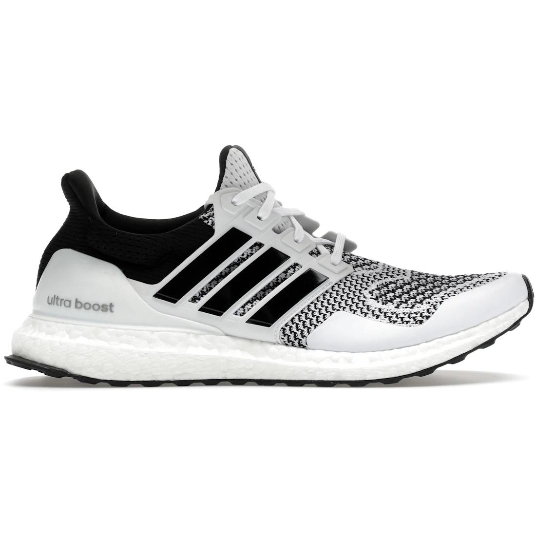 

Кроссовки adidas Ultra Boost 1.0 Cloud White Core Black Iron Metallic(IH4924) 40