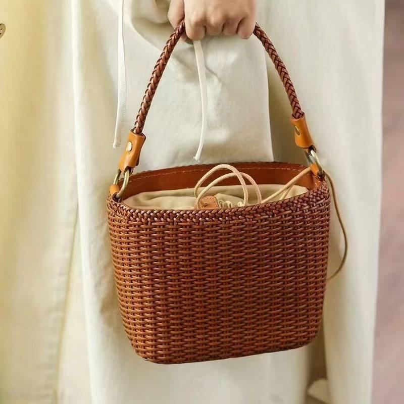 2026 Geweven Leren Tote Bag Zachte Kleine Vierkante Emmer Handtas Strand Dagelijks Gebruik Schouder- Of Handtas