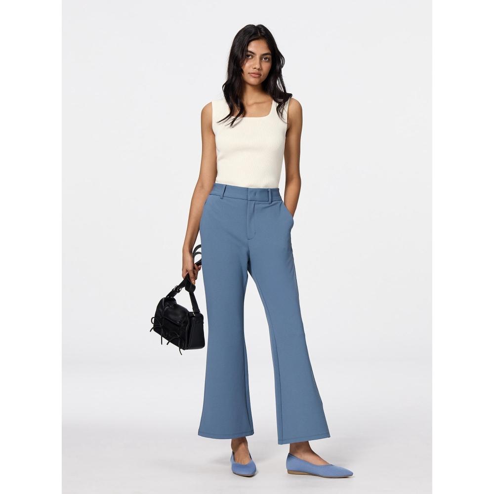 GU by Uniqlo Rib Knit Square Neck Tank Top Model