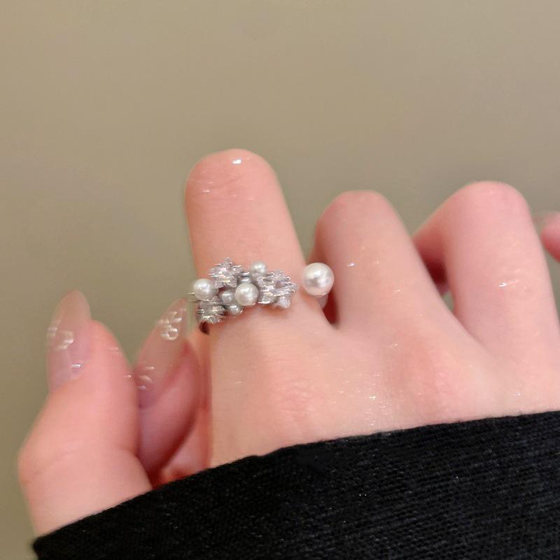 Sweet Fashion Unique Design Zircon Star & Pearl Open Ring - Light Luxury High-End Simple Index Finger Ring for Women